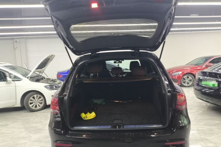 Used Mercedes-Benz GLC 2022 Facelift GLC 260 L 4MATIC Luxury Edition Trunk
