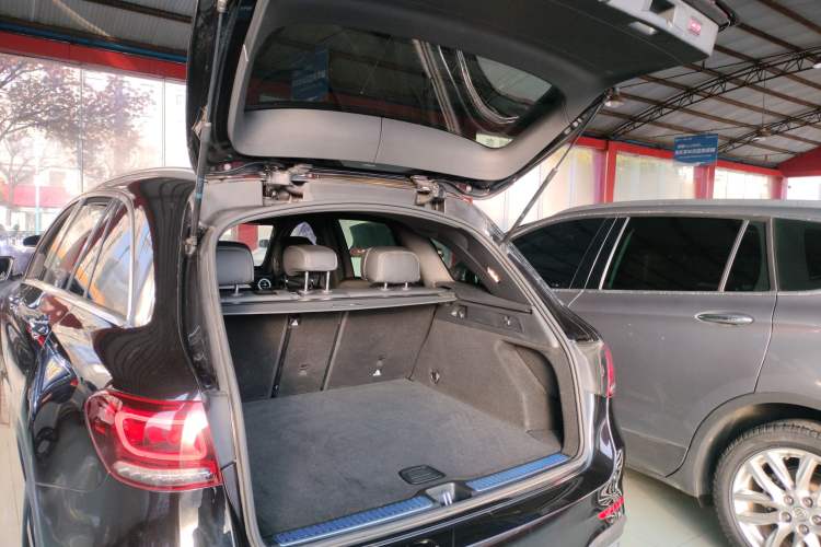 Used Mercedes-Benz GLC 2022 Facelifted GLC 260 L 4MATIC Dynamic Edition Trunk