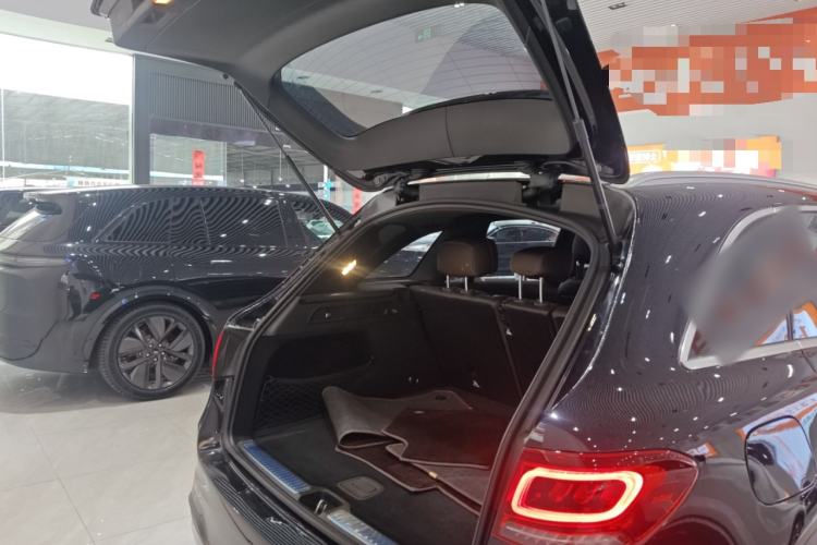 Used Mercedes-Benz GLC 2022 Second Facelift GLC 260 L 4MATIC Luxury Edition Trunk