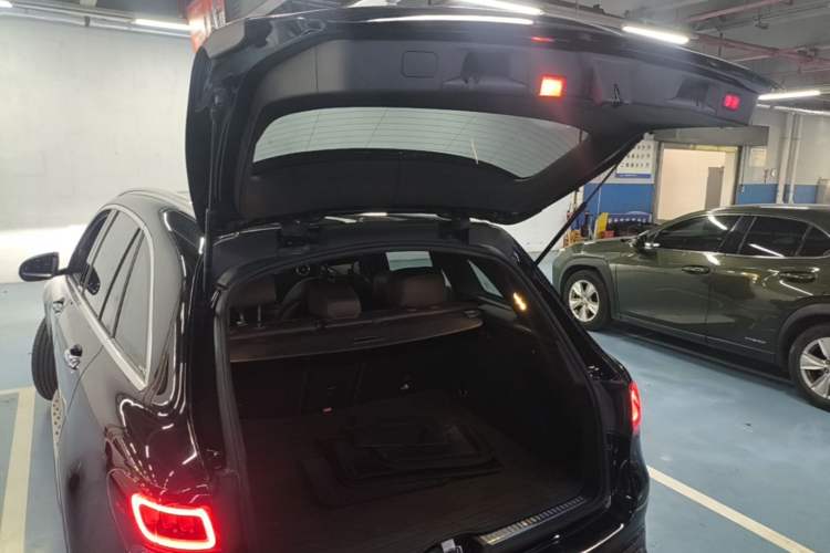Used Mercedes-Benz GLC 2022 Second Facelift GLC 260 L 4MATIC Luxury Edition Trunk