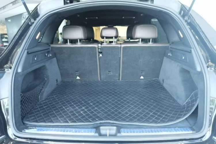 Used Mercedes-Benz GLC 2022 Refreshed GLC 260 L 4MATIC Dynamic Edition Trunk