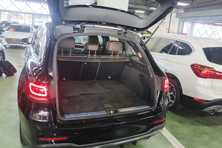 Used Mercedes-Benz GLC 2022 Refreshed GLC 300 L 4MATIC Dynamic Edition Prestige Version Trunk