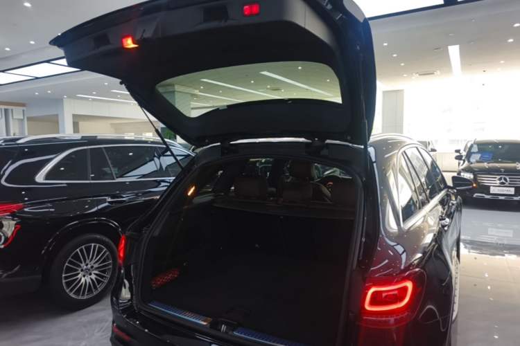 Used Mercedes-Benz GLC 2022 Refreshed GLC 300 L 4MATIC Dynamic Edition Prestige Version Trunk