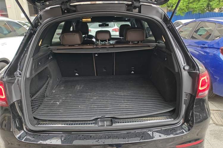 Used Mercedes-Benz GLC 2022 Refreshed GLC 300 L 4MATIC Dynamic Edition Prestige Version Trunk