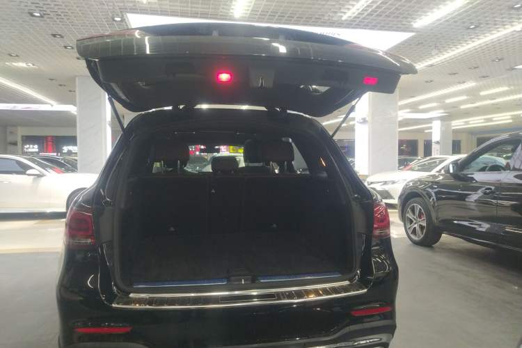 Used Mercedes-Benz GLC 2022 Facelifted GLC 260 L 4MATIC Dynamic Edition Trunk