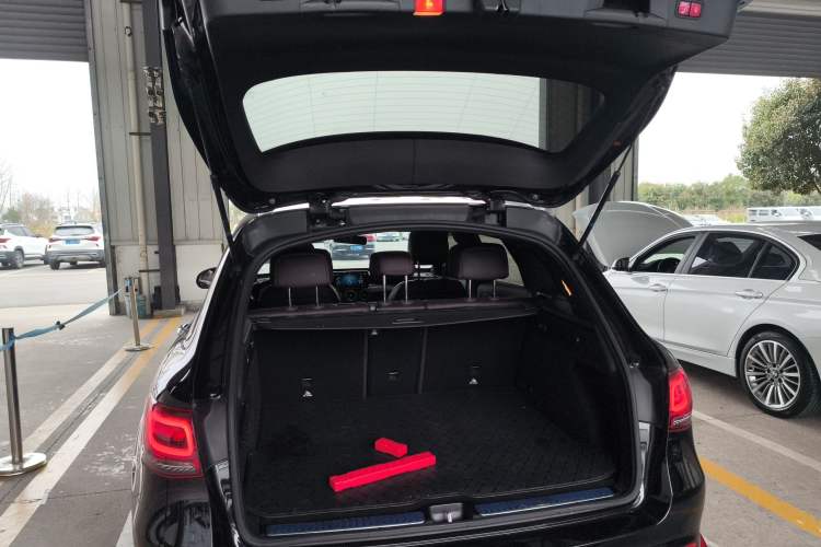 Used Mercedes-Benz GLC 2022 Refreshed GLC 300 L 4MATIC Dynamic Edition Prestige Version Trunk