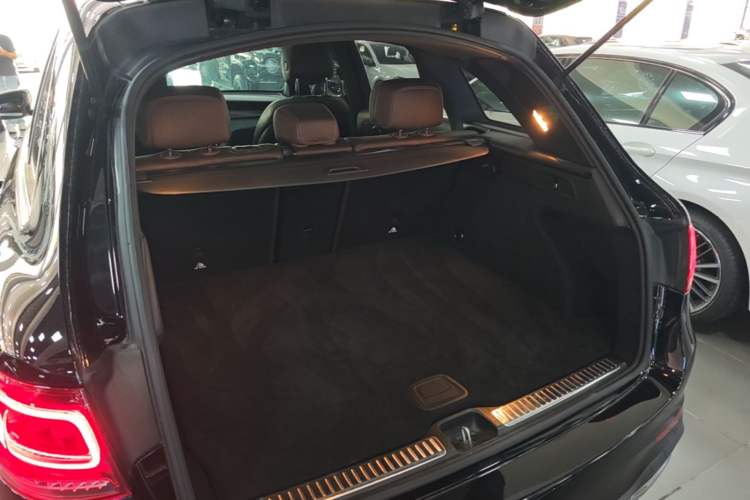 Used Mercedes-Benz GLC 2022 Refreshed GLC 300 L 4MATIC Dynamic Edition Prestige Version Trunk