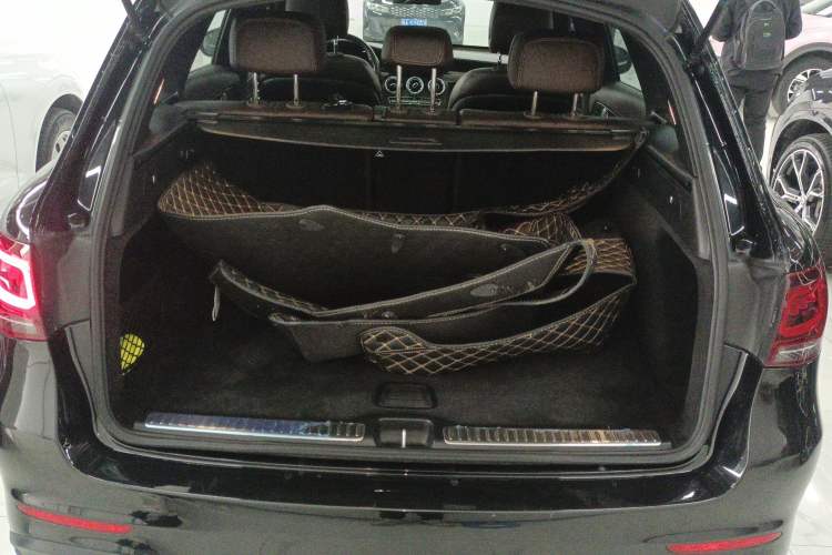 Used Mercedes-Benz GLC 2022 Facelift GLC 260 L 4MATIC Luxury Edition Trunk