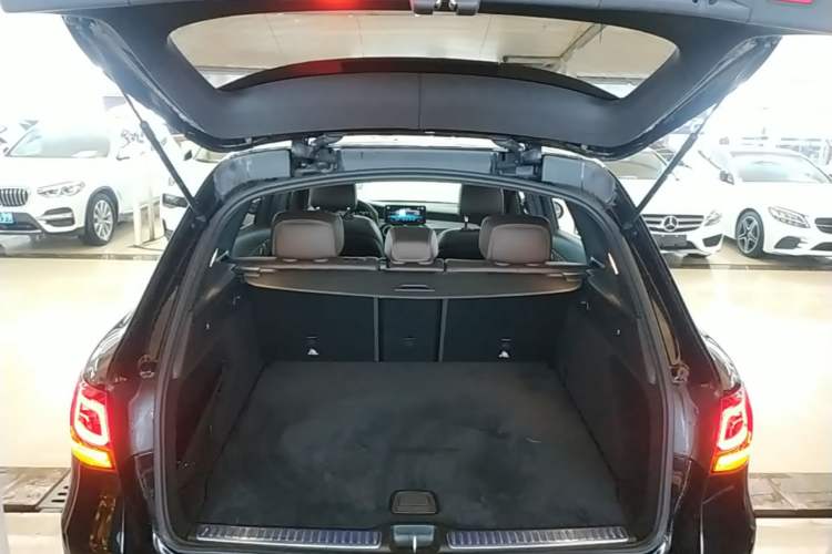 Used Mercedes-Benz GLC 2022 Second Facelift GLC 260 L 4MATIC Dynamic Edition Trunk
