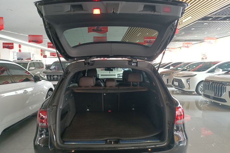 Used Mercedes-Benz GLC 2022 Second Facelift GLC 260 L 4MATIC Luxury Edition Trunk