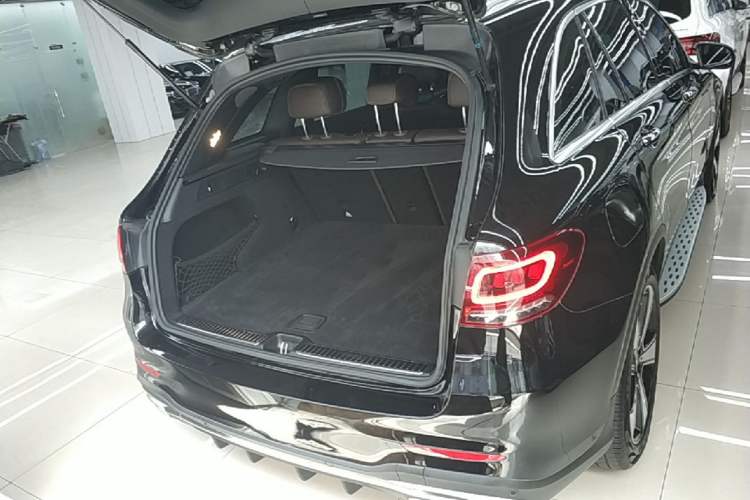 Used Mercedes-Benz GLC 2022 Refreshed GLC 300 L 4MATIC Dynamic Edition Prestige Version Trunk