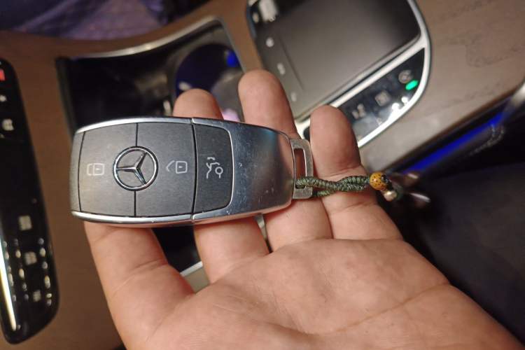 Used Mercedes-Benz GLC 2022 GLC 260 L 4MATIC Luxury Model Vehicle Key
