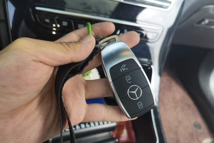 Used Mercedes-Benz GLC 2022 Refreshed GLC 260 L 4MATIC Dynamic Edition Vehicle Key