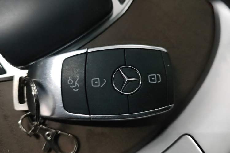 Used Mercedes-Benz GLC 2022 Refreshed GLC 300 L 4MATIC Dynamic Edition Vehicle Key