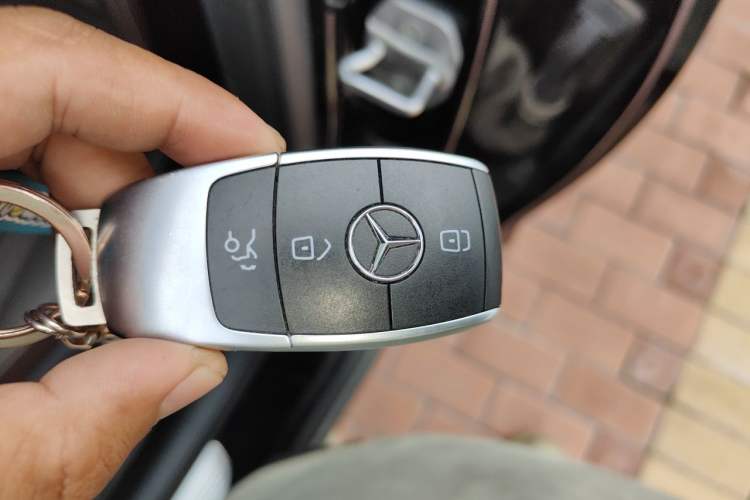 Used Mercedes-Benz GLC 2022 Second Facelift GLC 260 L 4MATIC Dynamic Edition Vehicle Key