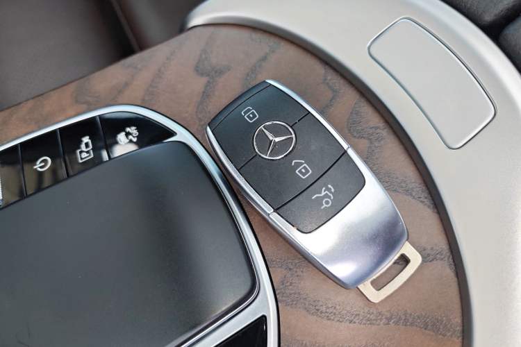 Used Mercedes-Benz GLC 2022 GLC 260 L 4MATIC Luxury Model Vehicle Key