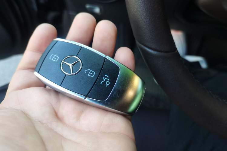 Used Mercedes-Benz GLC 2022 Second Facelift GLC 260 L 4MATIC Luxury Edition Vehicle Key