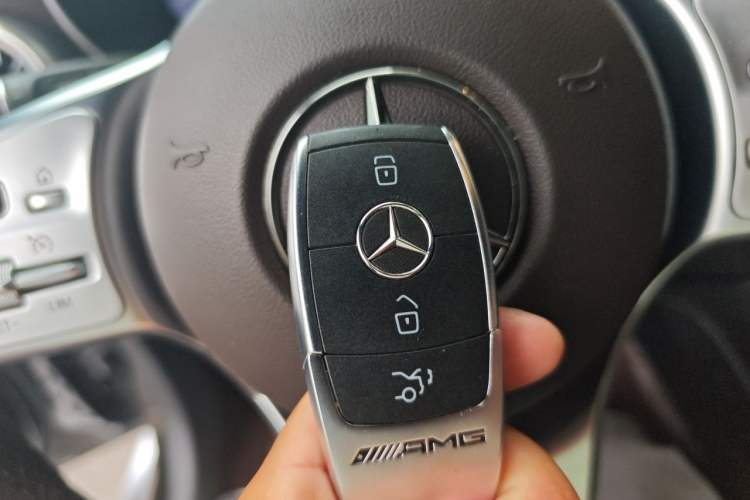 Used Mercedes-Benz GLC 2022 Facelift GLC 260 L 4MATIC Luxury Edition Vehicle Key