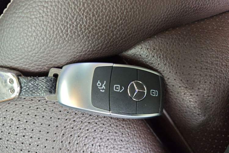 Used Mercedes-Benz GLC 2022 Refreshed GLC 300 L 4MATIC Dynamic Edition Prestige Version Vehicle Key