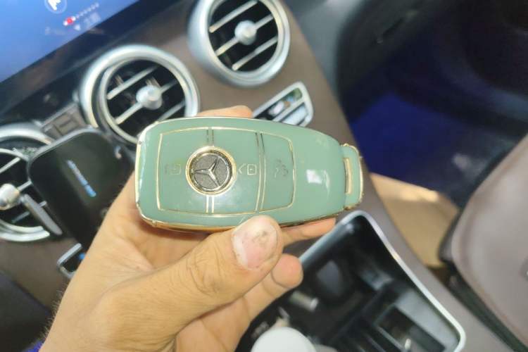 Used Mercedes-Benz GLC 2022 Facelift GLC 260 L 4MATIC Luxury Edition Vehicle Key