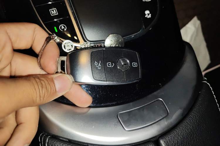 Used Mercedes-Benz GLC 2022 Refreshed GLC 260 L 4MATIC Dynamic Edition Vehicle Key