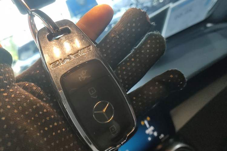 Used Mercedes-Benz GLC 2022 Facelift GLC 260 L 4MATIC Luxury Edition Vehicle Key