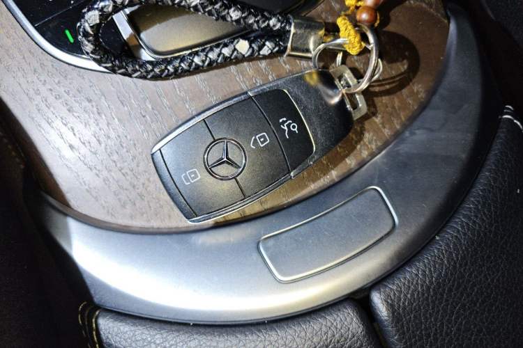 Used Mercedes-Benz GLC 2022 GLC 300 L 4MATIC Dynamic Edition Prestige Model Vehicle Key