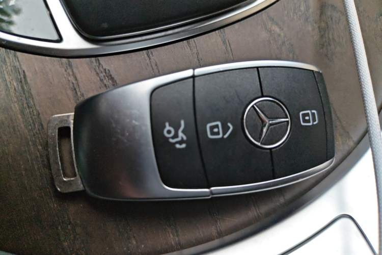 Used Mercedes-Benz GLC 2022 Refreshed GLC 300 L 4MATIC Dynamic Edition Prestige Version Vehicle Key