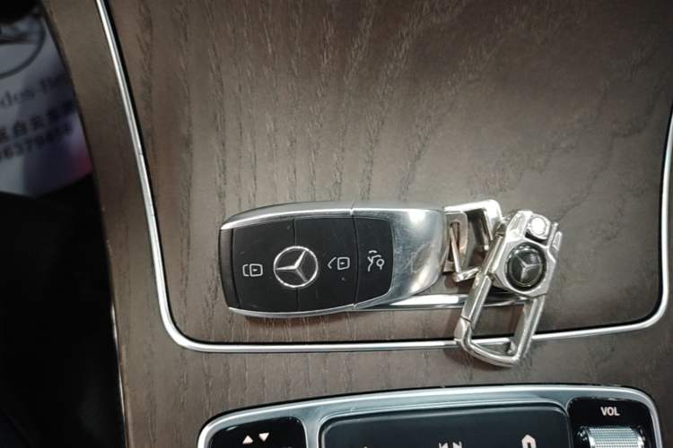 Used Mercedes-Benz GLC 2022 Facelift GLC 300 L 4MATIC Luxury Edition Vehicle Key