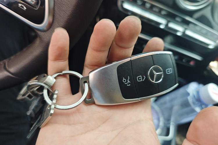 Used Mercedes-Benz GLC 2022 Refreshed GLC 260 L 4MATIC Dynamic Edition Vehicle Key