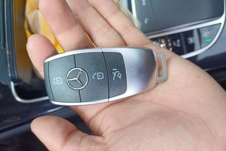 Used Mercedes-Benz GLC 2022 Refreshed GLC 260 L 4MATIC Dynamic Edition Vehicle Key