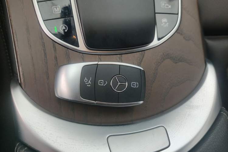 Used Mercedes-Benz GLC 2022 GLC 300 L 4MATIC Dynamic Model Vehicle Key