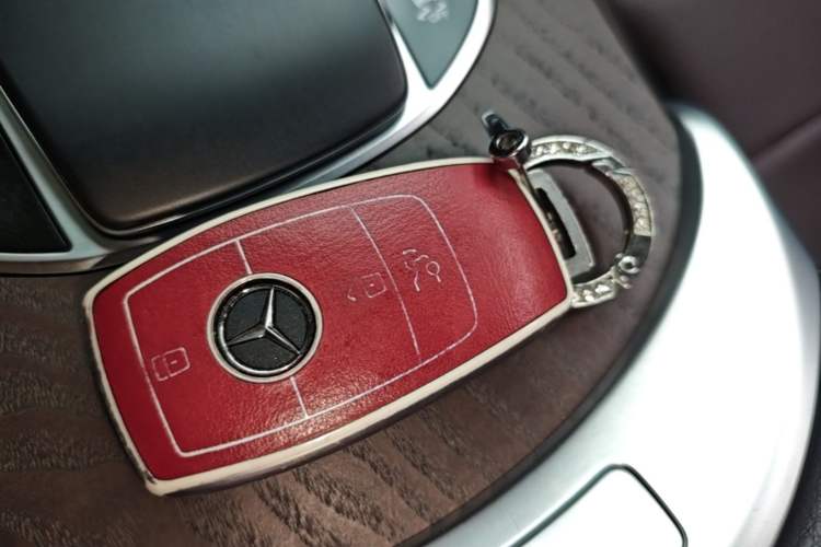 Used Mercedes-Benz GLC 2022 GLC 260 L 4MATIC Luxury Model Vehicle Key