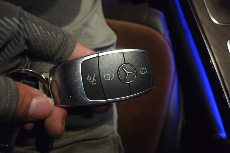 Used Mercedes-Benz GLC 2022 Facelift GLC 300 L 4MATIC Luxury Edition Vehicle Key