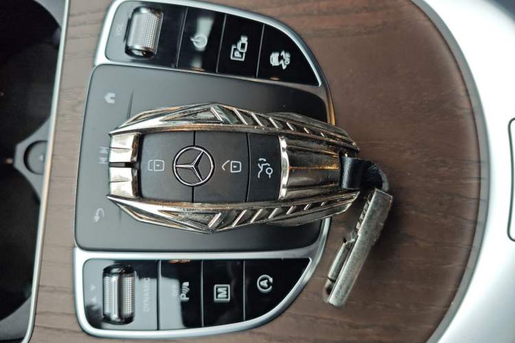 Used Mercedes-Benz GLC 2022 GLC 300 L 4MATIC Dynamic Model Vehicle Key