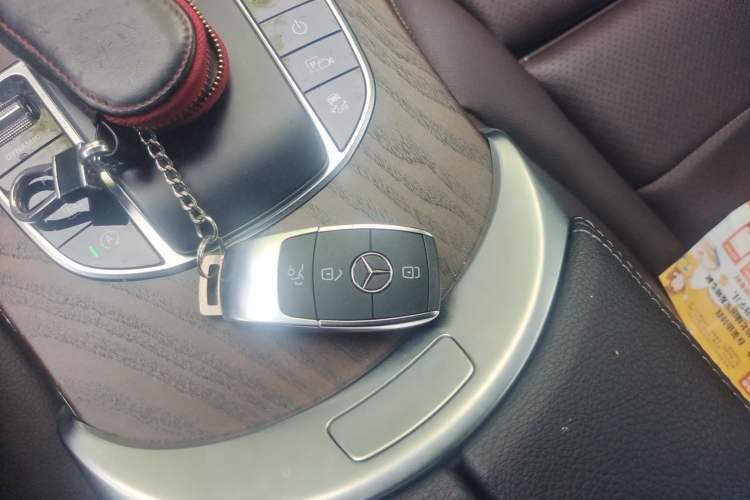 Used Mercedes-Benz GLC 2022 Second Facelift GLC 260 L 4MATIC Luxury Edition Vehicle Key