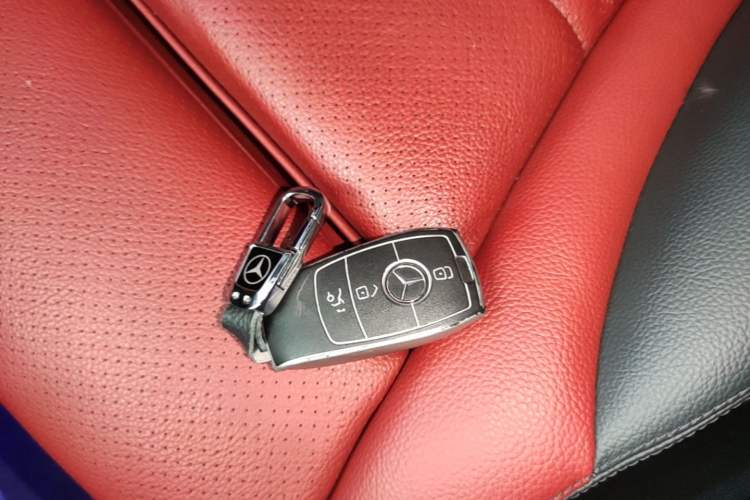 Used Mercedes-Benz GLC 2022 Facelift GLC 260 L 4MATIC Luxury Edition Vehicle Key
