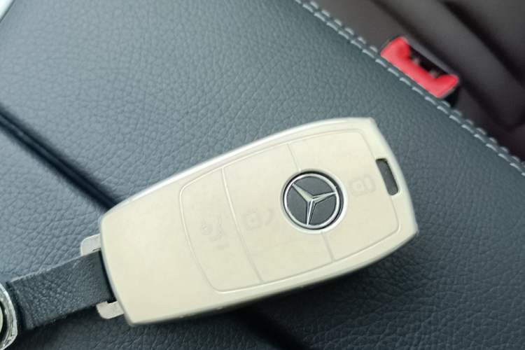 Used Mercedes-Benz GLC 2022 Refreshed GLC 260 L 4MATIC Dynamic Edition Vehicle Key