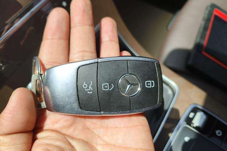 Used Mercedes-Benz GLC 2022 Second Facelift GLC 260 L 4MATIC Luxury Edition Vehicle Key