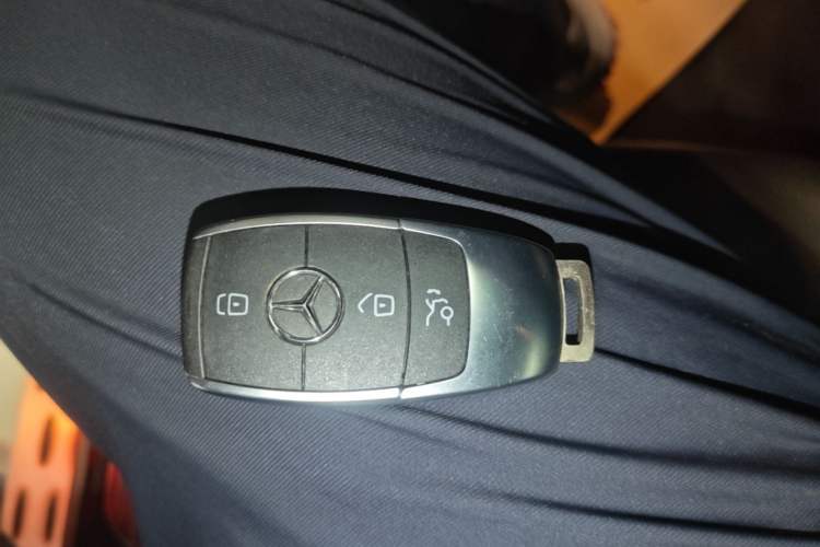 Used Mercedes-Benz GLC 2022 GLC 300 L 4MATIC Dynamic Model Vehicle Key