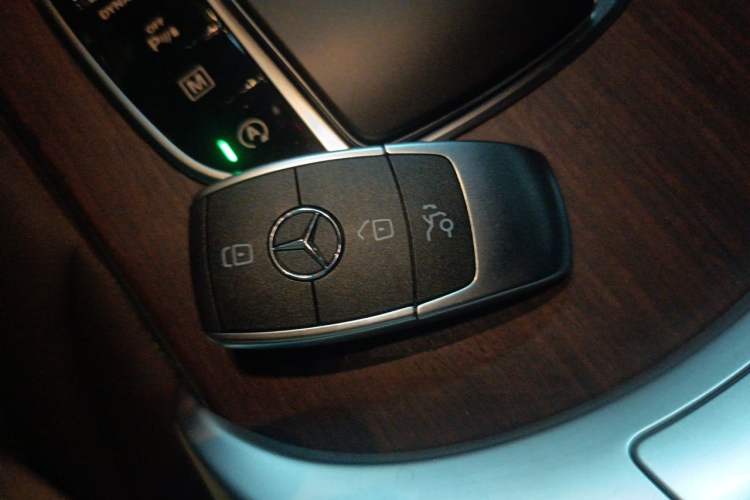 Used Mercedes-Benz GLC 2022 GLC 300 L 4MATIC Dynamic Model Vehicle Key