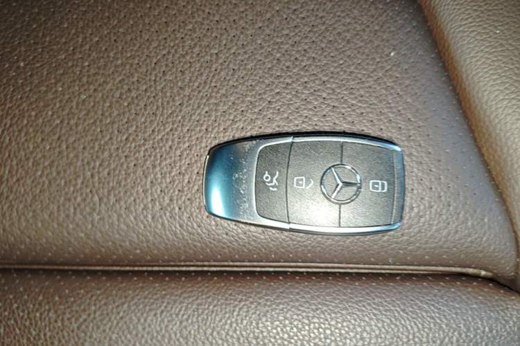Used Mercedes-Benz GLC 2022 GLC 300 L 4MATIC Dynamic Model Vehicle Key