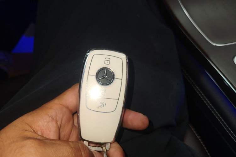 Used Mercedes-Benz GLC 2022 GLC 260 L 4MATIC Luxury Model Vehicle Key