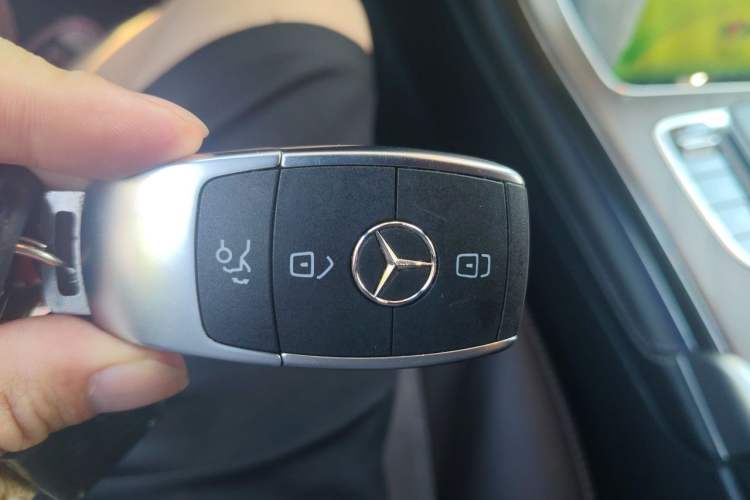 Used Mercedes-Benz GLC 2022 GLC 260 L 4MATIC Luxury Model Vehicle Key