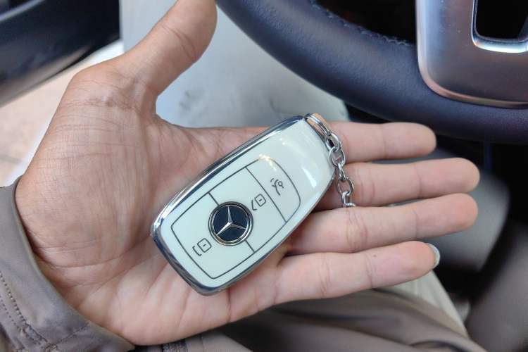 Used Mercedes-Benz GLC 2022 Facelift GLC 260 L 4MATIC Luxury Edition Vehicle Key
