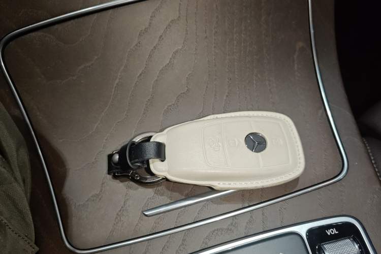 Used Mercedes-Benz GLC 2022 Second Facelift GLC 260 L 4MATIC Luxury Edition Vehicle Key