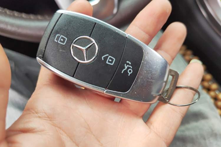 Used Mercedes-Benz GLC 2022 Second Facelift GLC 260 L 4MATIC Luxury Edition Vehicle Key