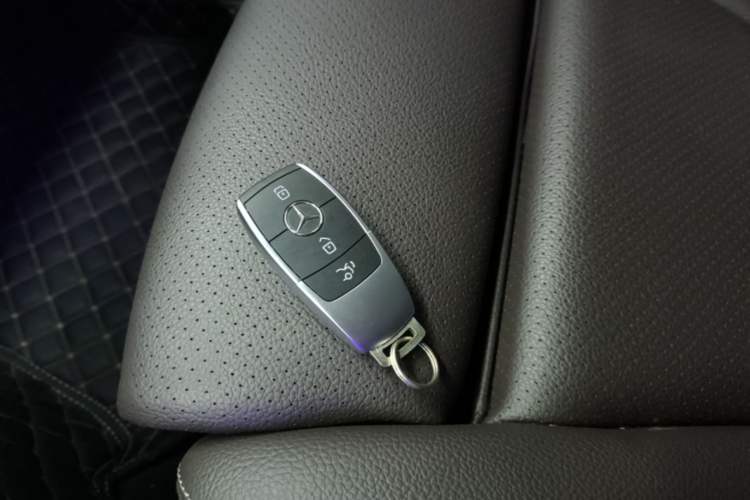 Used Mercedes-Benz GLC 2022 Facelift GLC 260 L 4MATIC Luxury Edition Vehicle Key
