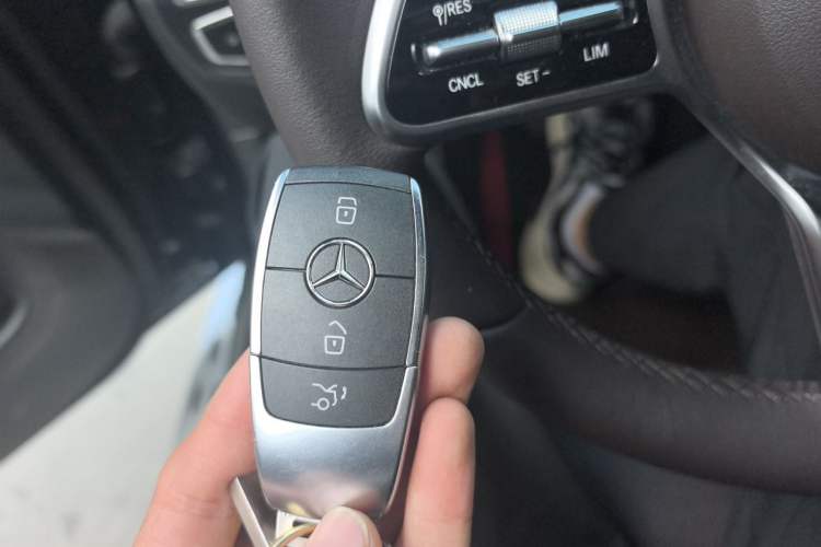 Used Mercedes-Benz GLC 2022 Refreshed GLC 260 L 4MATIC Dynamic Edition Vehicle Key