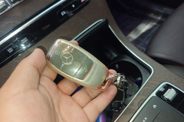 Used Mercedes-Benz GLC 2022 GLC 260 L 4MATIC Luxury Model Vehicle Key